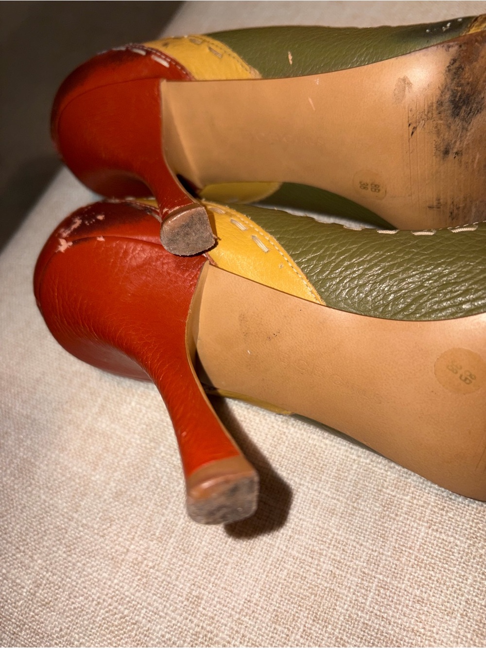 BCBGirls Vintage Colorblock Leather Pointed Toe Pumps Heels Size 9B / 38 - Picture 6 of 11
